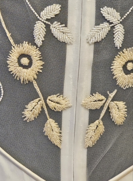 Chic Long Sleeve White Dress - Picture 3 of 7